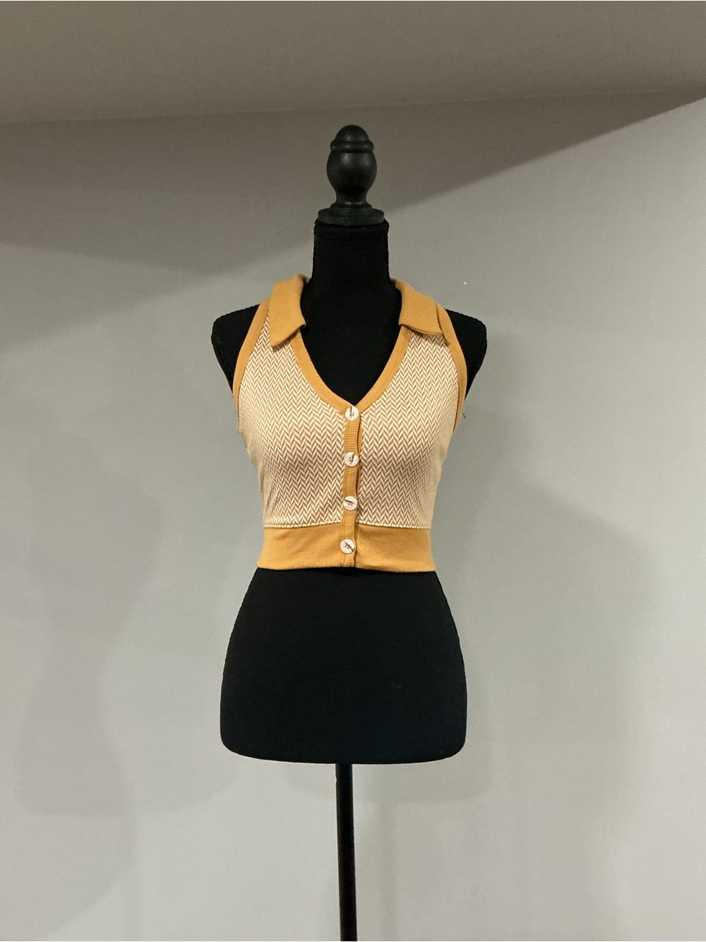 meraki Mustard and Cream Chevron Knit Cropped Collared Tank